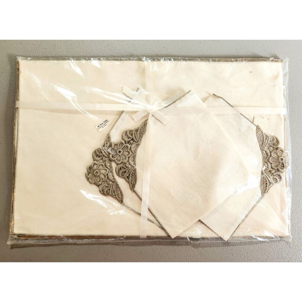 VTG New Sealed Dining Linens Set 4 Placemats 4 Napkins Light Beige Brown Lace 04
